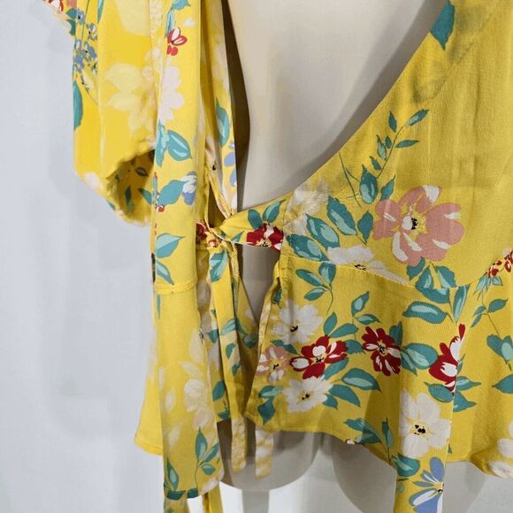Yumi Kim That's A Wrap Happy Day Yellow Floral Wrap Top Small - Picture 6 of 7